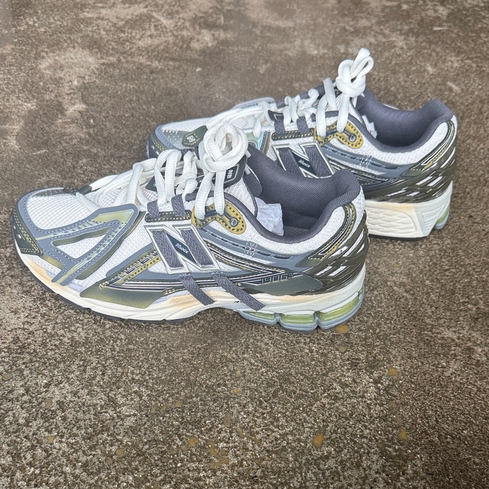 NEW BALANCE 1906A